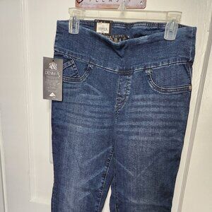 Rock & Republic pull on straight jeans